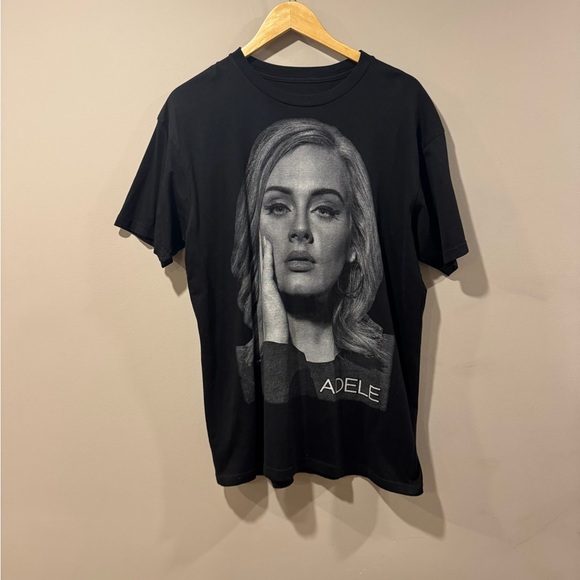Adele Live 2016 Concert T-Shirt - Picture 1 of 5